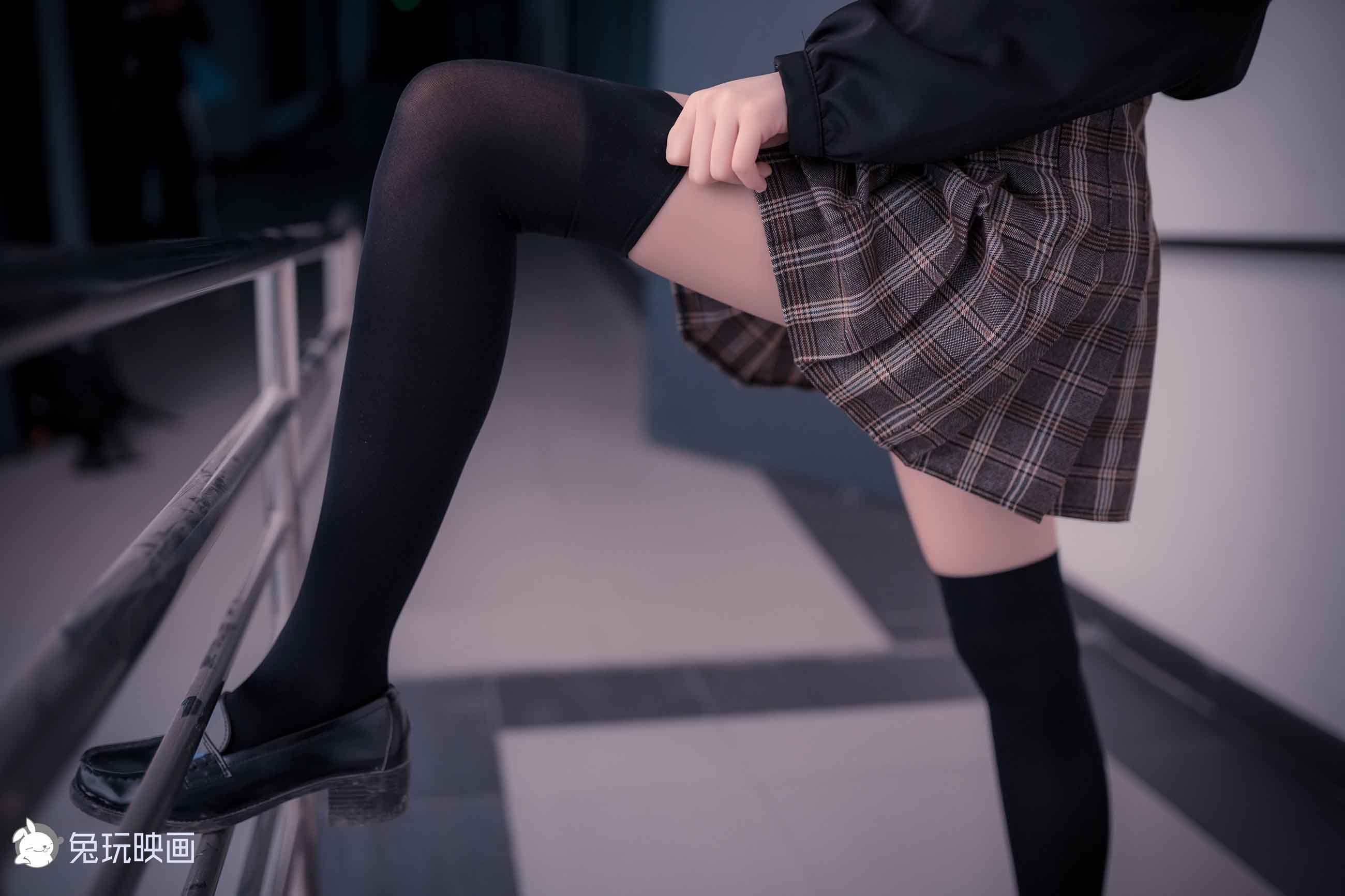 [兔玩映画]B87.008制服裙的绝对领域插图2